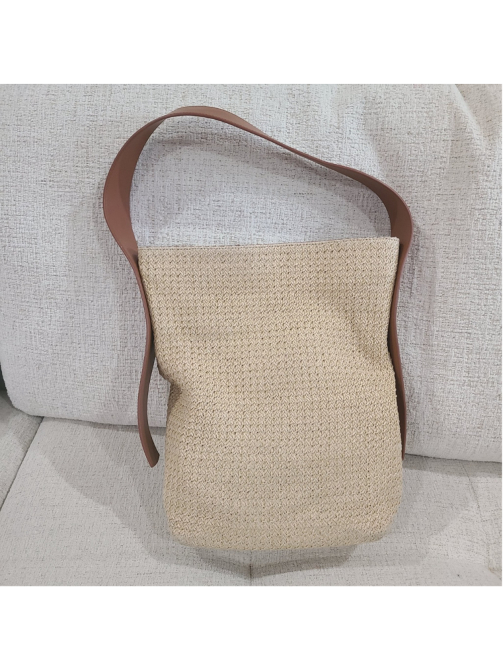 Tuckernuck Light Raffia Bucket Slouchy Shoulder Bag Tan Side Handle Purse Straw - Picture 3 of 16